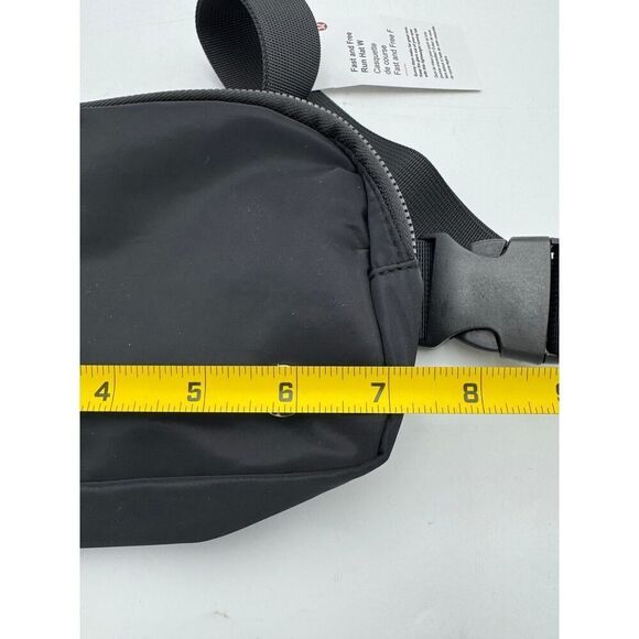 NWT Lululemon Women's Casual Belt Bag Nylon Black - Picture 5 of 7
